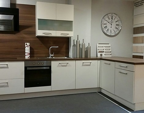 Cocina exposición Kitchenclick - Modelo Elba - laminado color magnolia