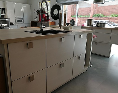 Cocina exposición de alta gama - modelo PINTA/ ORLANDO