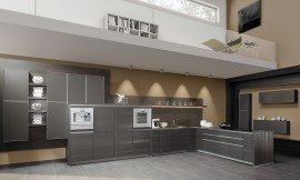 La superficie extravagante de la línea Struktura se consigue con la técnica de cepillado profundo de la madera y el lacado metálico de los frentes chapados de madera. Los tiradores de metal redondean el conjuntos con los marcos de aluminio de los frentes de cristal satinado. El diseño de la cocina abierto invita a disfrutar de ella como en una sala de estar. Zuordnung: Stil Cocinas de diseño, Planungsart Detalles del diseño