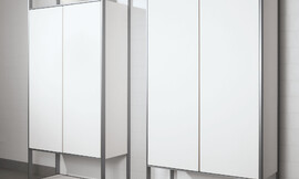 Armario columna blanco con elementos en aluminio Zuordnung: Stil Cocinas clásicas, Planungsart Cocinas en L