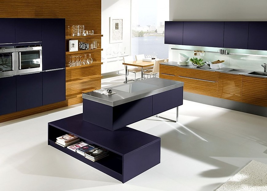 Isla de cocina con office en zebrano y morado