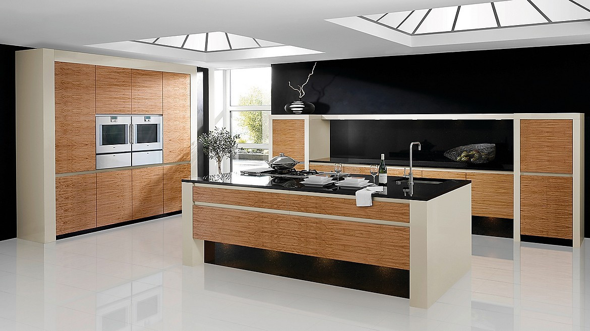 Modern ART DE LUXE en diseno minimalista esta cocina realizada en madera de olivo destila purismo. Zuordnung: Stil Cocinas de diseño, Planungsart Cocinas con isla