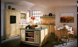 Con su calida elegancia y comodidad esta cocina clásica ofrece un ambiente maravilloso en una cocina magistral Zuordnung: Stil Cocinas rústicas, Planungsart Detalles del diseño