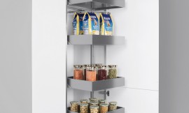 Armario despensero con cajones de metal, nos muestra lo bello que puede resultar el orden en la cocina. Zuordnung: Stil Cocinas de diseño, Planungsart Equipamiento interior de la cocina