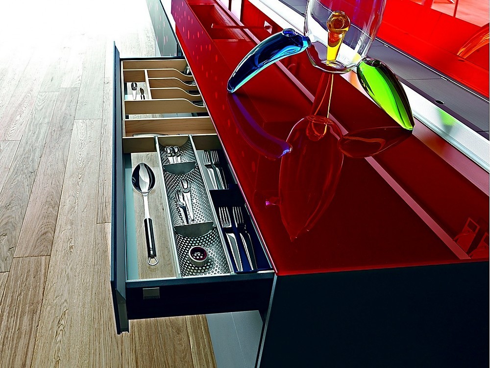 Cuerpo en gris con cristal extra fino en rojo Zuordnung: Stil Cocinas de diseño, Planungsart Detalles del diseño