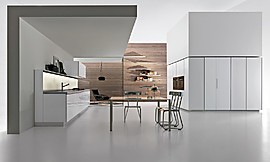 Cocina en línea en blanco alto brillo, de un estilo y diseño perfectos Zuordnung: Stil Cocinas de diseño, Planungsart Cocinas en línea