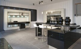 Cocina americana con isla y barra Zuordnung: Stil Cocinas modernas, Planungsart Cocinas en L
