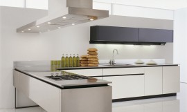 Cocina en L exclusiva y con un equipamiento interior exclusivo Zuordnung: Stil Cocinas modernas, Planungsart Cocinas en línea