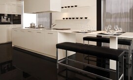 Encimera a-Top, Costados y cantos del mismo tono. La prolongación de la encimera se puede utilizar de office o como espacio extra de trabajo Zuordnung: Stil Cocinas modernas, Planungsart Cocinas con office