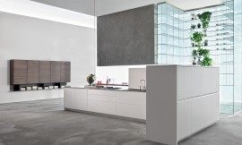 La cocina sin tiradores de Dada está compuesta por muebles bajos con gavetas y cajones que ofrecen gran espacio para el almacenamiento en la cocina. Zuordnung: Stil Cocinas de diseño, Planungsart Detalles del diseño