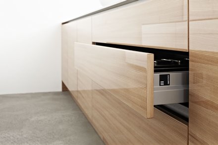 Frentes de cocina chapados y brillantes