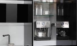 Los frentes exclusivos Plaza in negro con los tiradores de metal integrados. Zuordnung: Stil Cocinas modernas, Planungsart Cocinas americanas (abiertas)