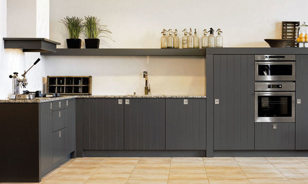 Cocina rustica moderna: elegante en gris oscuro