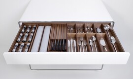 a-Box WOOD-LINE con equipamiento interior de ORGA-SET de nogal Zuordnung: Stil Cocinas de diseño, Planungsart Cocinas con office