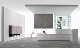 Este modelo de cocina de Dada es purista, discreta, hecha de los mejores materiales y con un equipamiento perfecto, la cocina reducida a la perfección. Zuordnung: Stil Cocinas de diseño, Planungsart Cocinas americanas (abiertas)