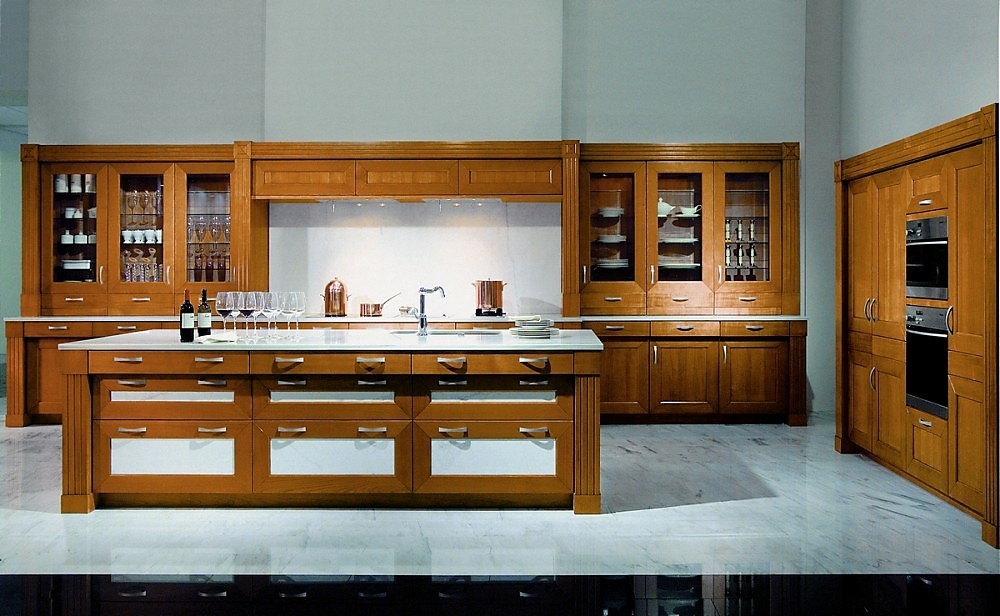 Cocina rústica estilo colonial en l con isla en caramelo